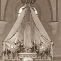 Výzdoba hlavního oltáře se sochou Panny Marie Fatimské, 1965
